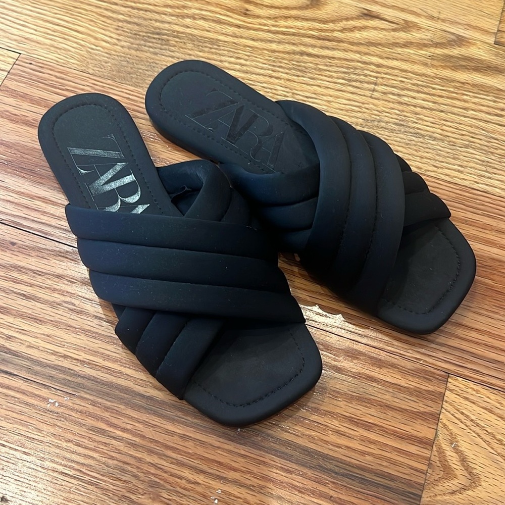 Zara Tufted Slides- Black matte satin size 37
